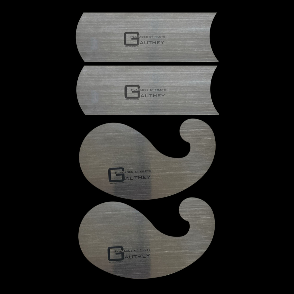 Lot de 4 racloirs.
2 Racloirs concave et convexe
2 Racloirs col-de-cygne