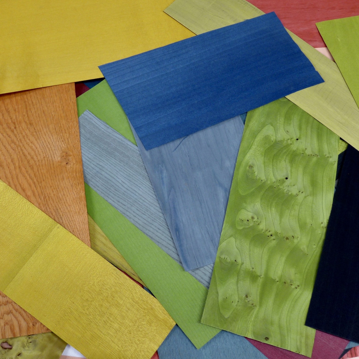 Lot de placages teints